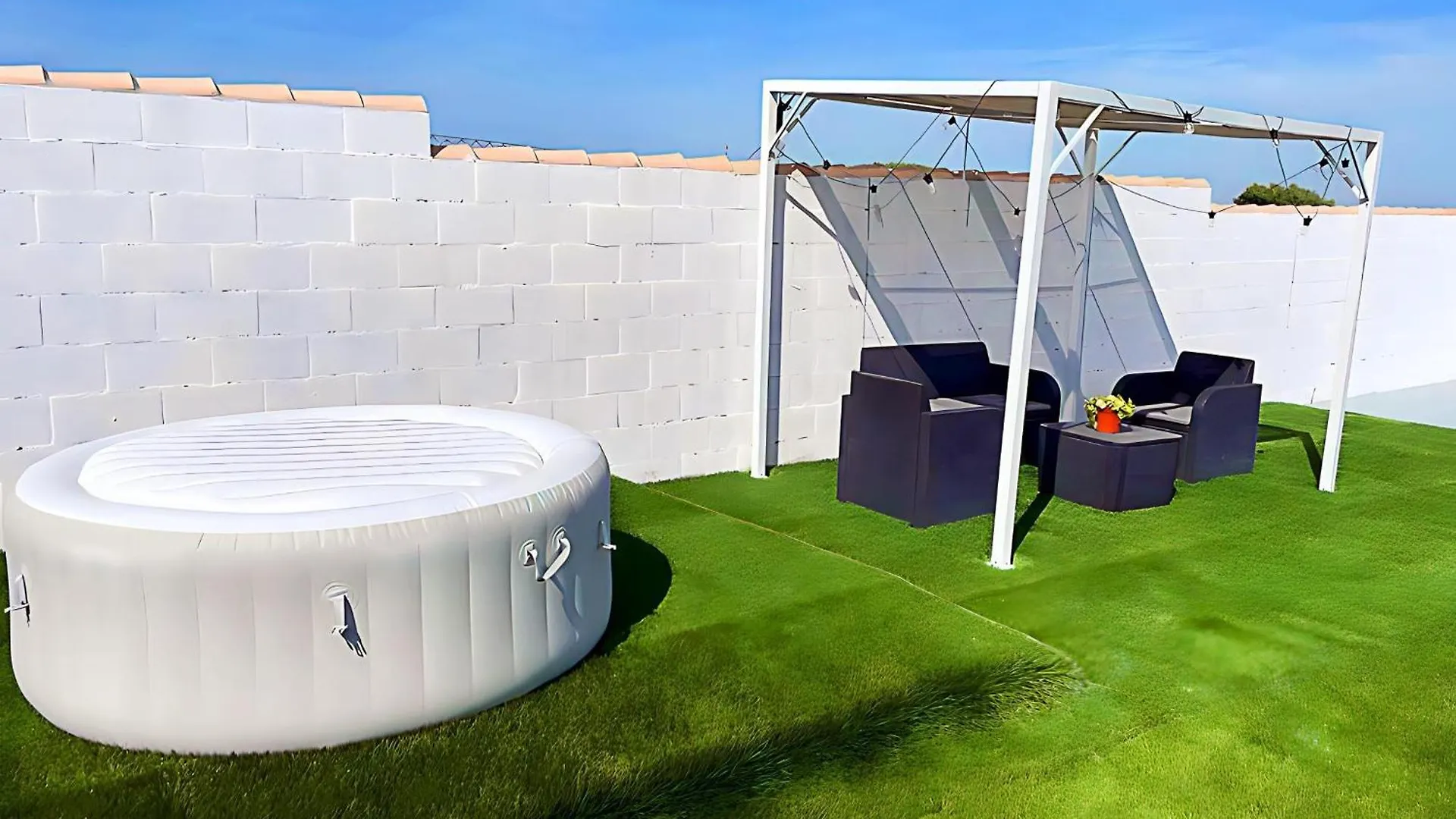 Holiday home Bungalow Con Jacuzzi, Piscina Y Bbq Para Familias Y Parejas En Chiclana - Es-180-278 Chiclana de la Frontera